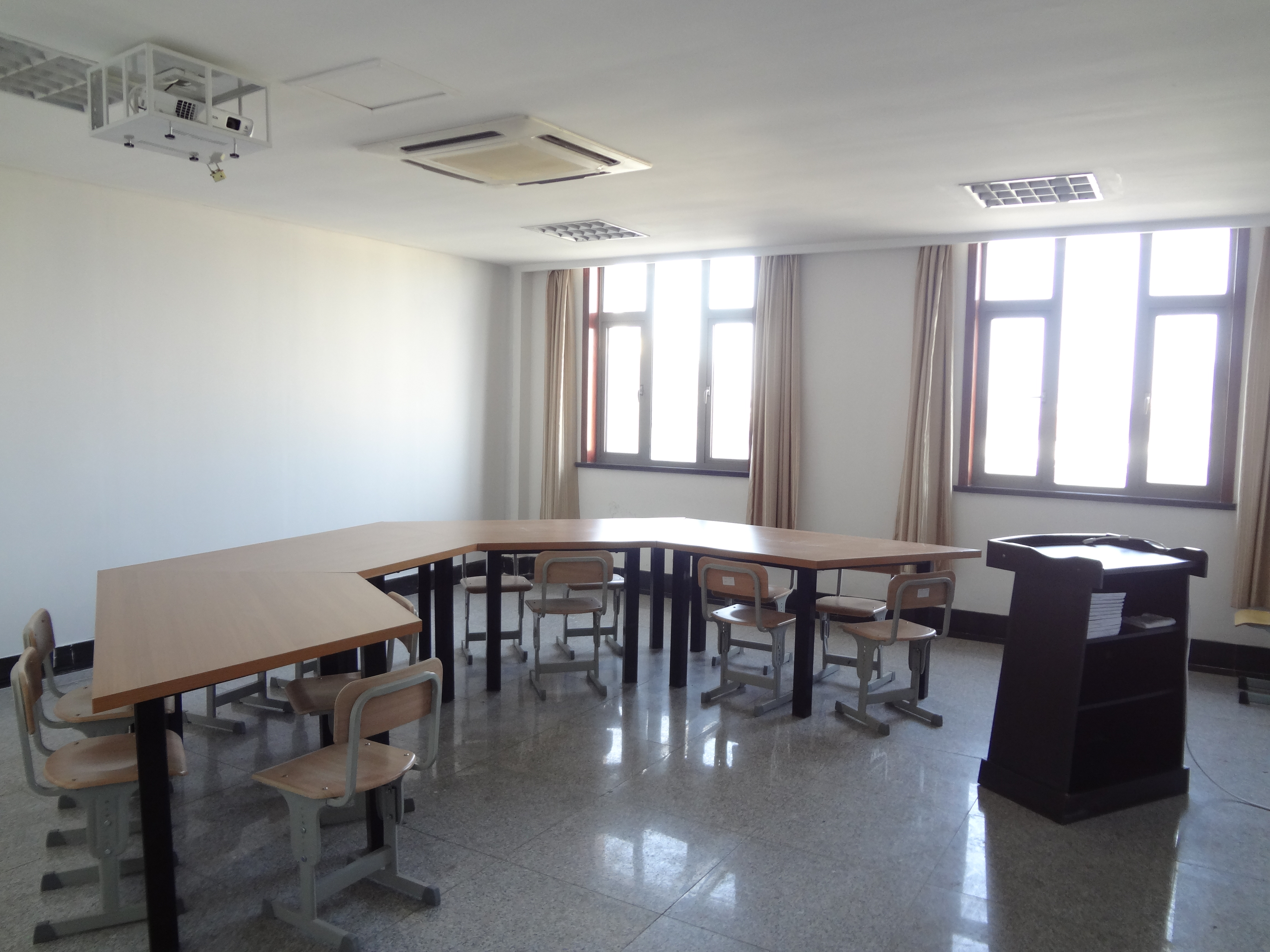 classroom2